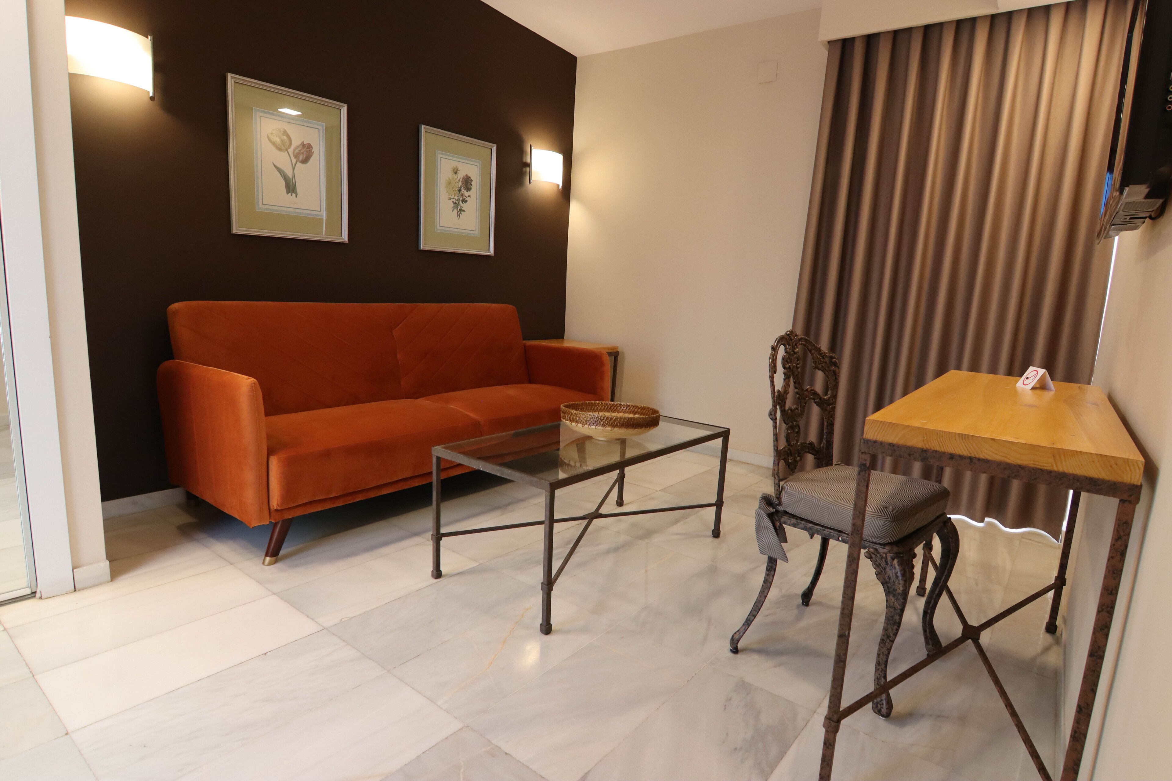 junior room (2 adults and 2 children) | minibar, in-room safe, desk, laptop workspace