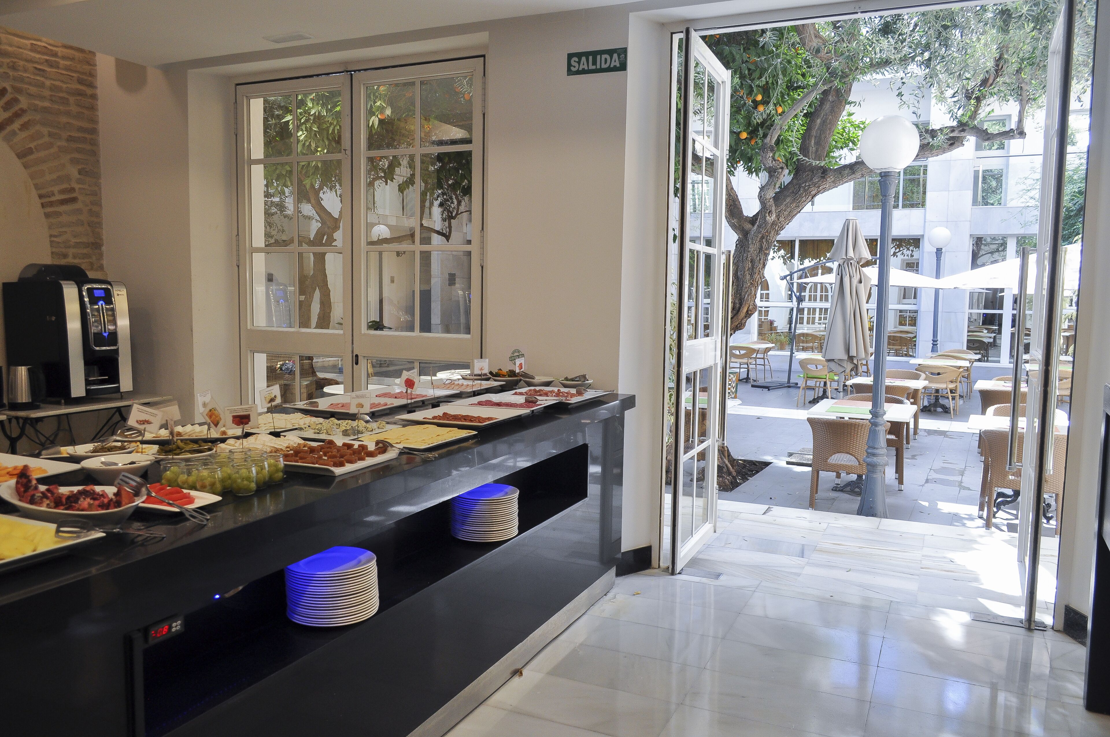 daily buffet breakfast (eur 16 per person)