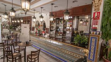 ๋งค์ผ ๋ทํ ์์นจ ์์ฌ(1์ธ๋น EUR 16)