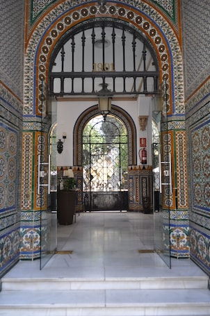 Reception. Hotel San Gil Sevilla