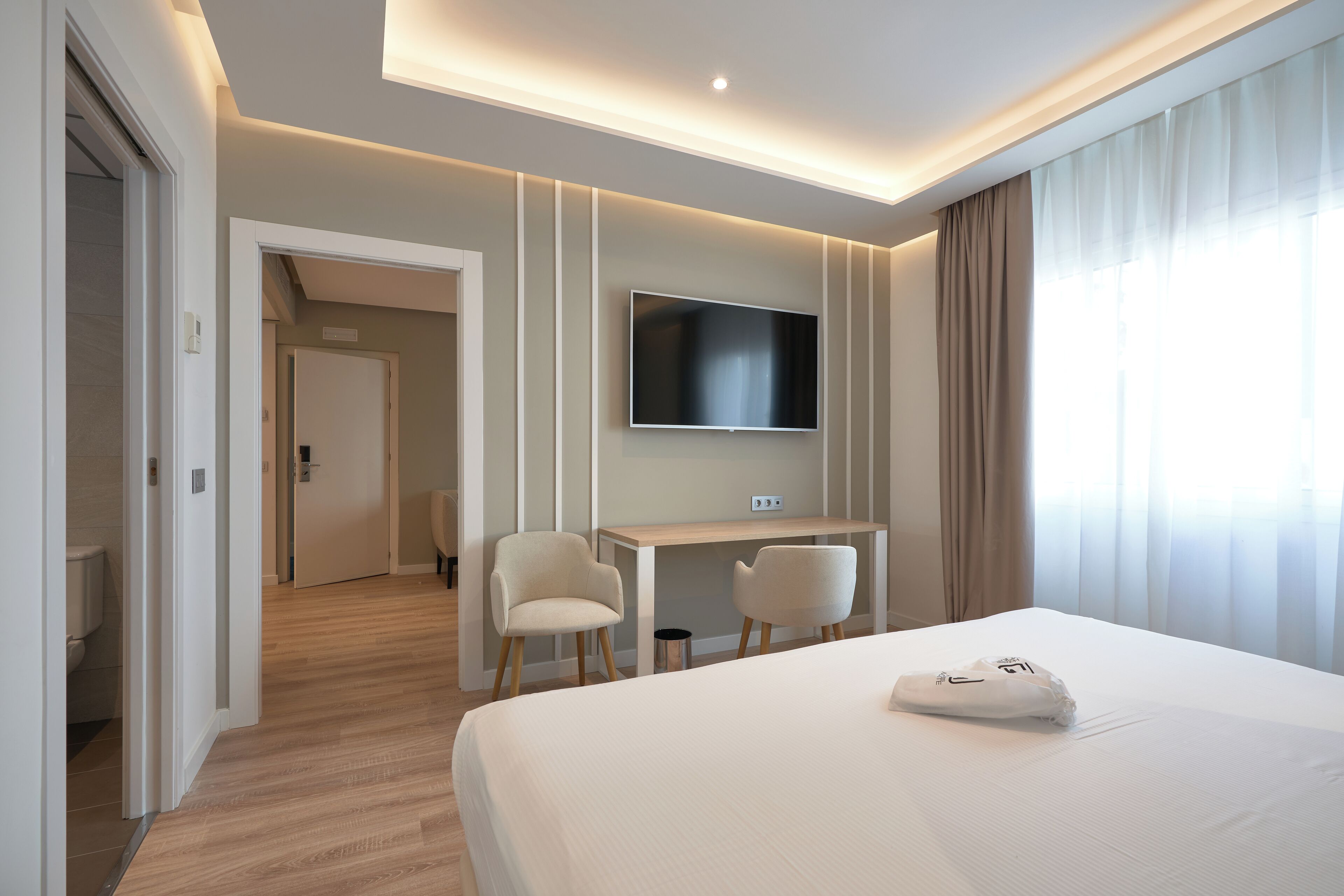 junior suite | 1 bedroom, egyptian cotton sheets, premium bedding, down duvets