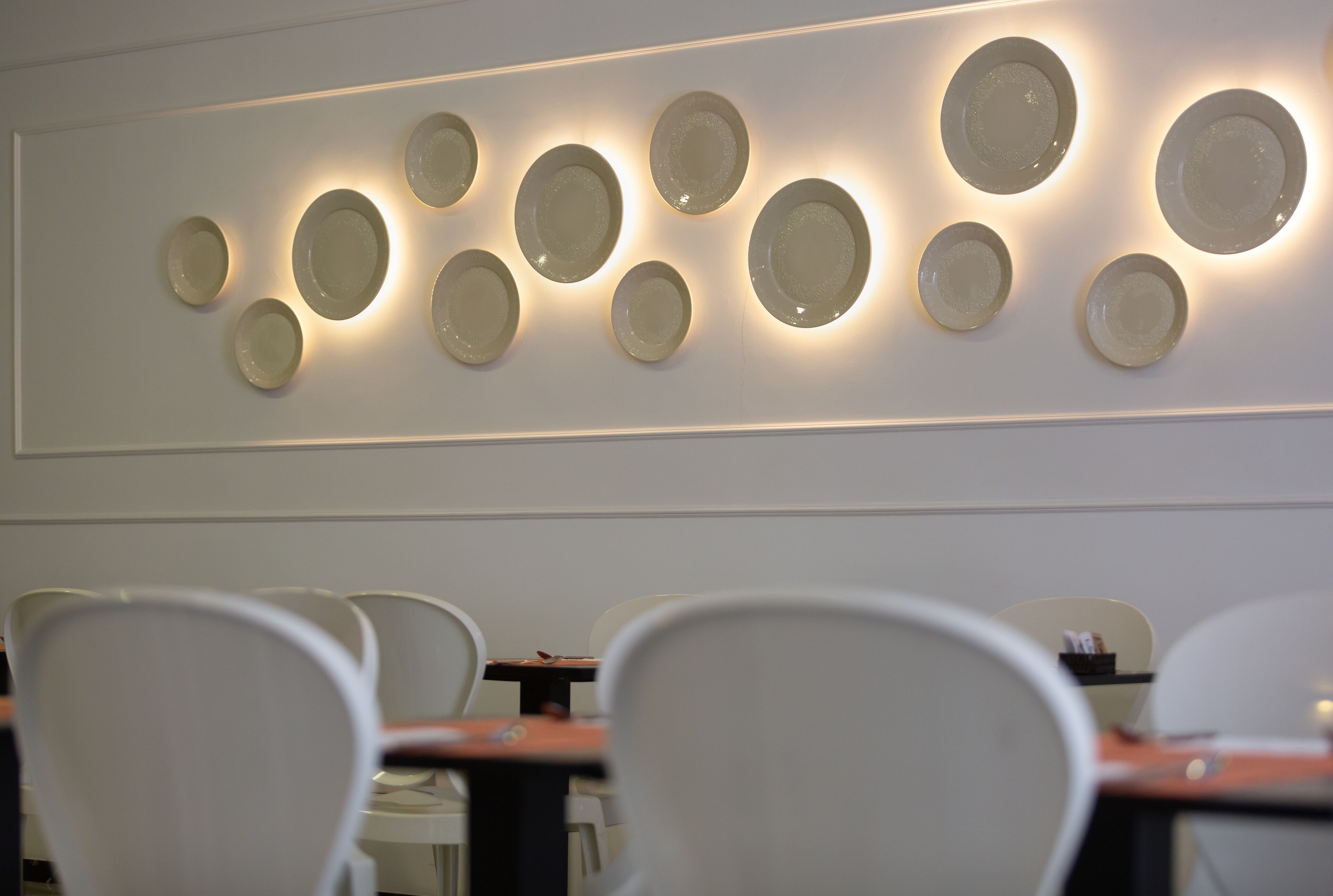 Bữa sáng buffet hàng ngày (18 EUR/mỗi người) 