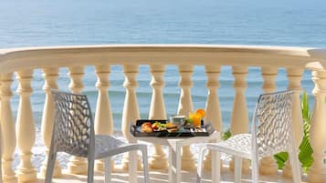 Suite, Sea View | Premium bedding, minibar, in-room safe, desk