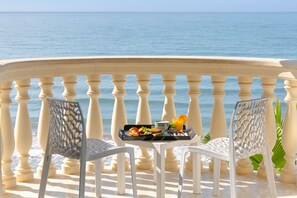 Suite, Sea View | Premium bedding, minibar, in-room safe, desk