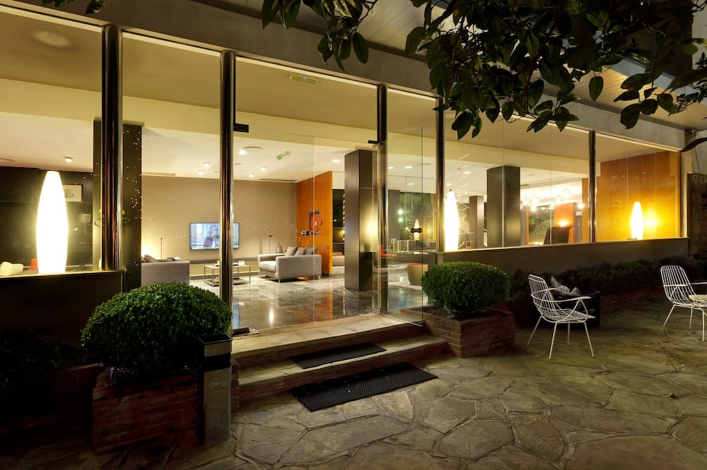 Hotel Astari