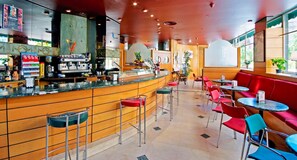 Bar (en el alojamiento)