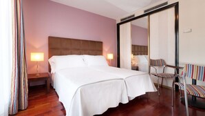 Minibar, in-room safe, cribs (free), WiFi (free)