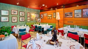 Breakfast, lunch, dinner served; Mediterranean cuisine