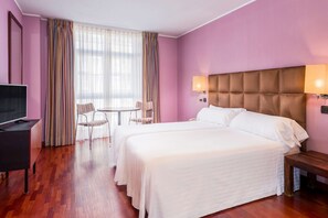 Minibar, in-room safe, free cribs/infant beds, free WiFi - Valladolid Sofía Parquesol Hotel (Valladolid)