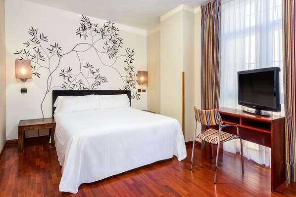 Superior room double bed | Minibar, in-room safe, free cribs/infant beds, free WiFi