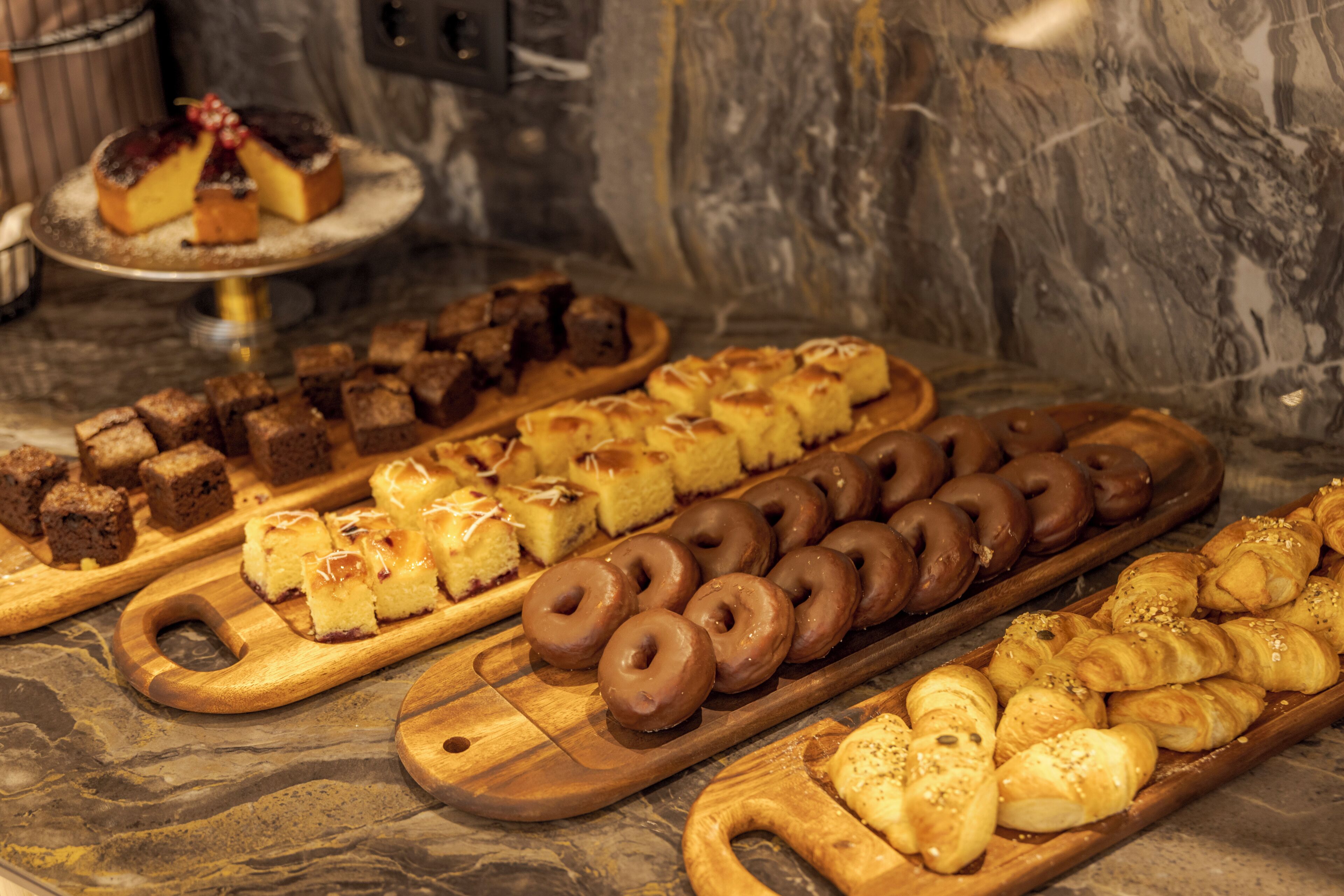 Daily buffet breakfast for a fee