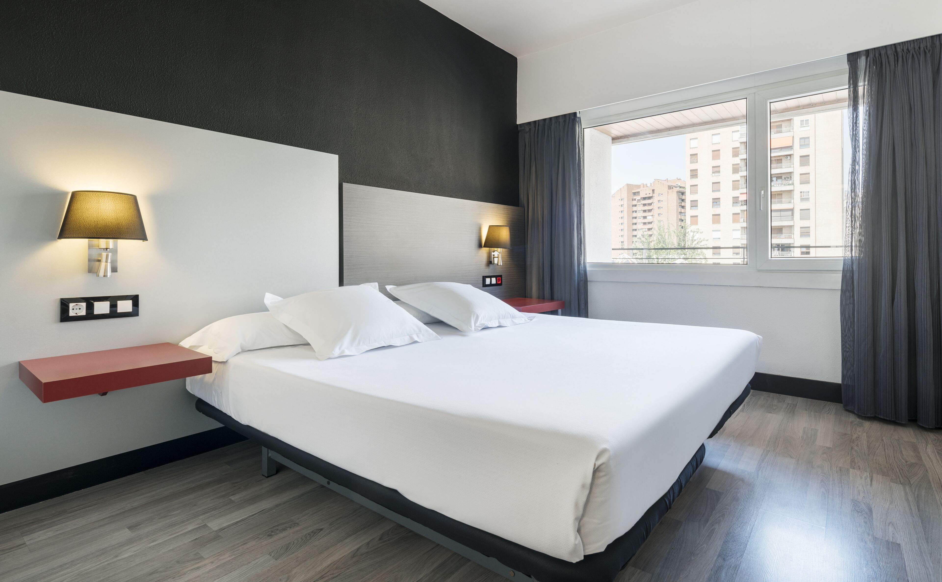 business double room single use | 1 bedroom, down duvets, minibar, desk