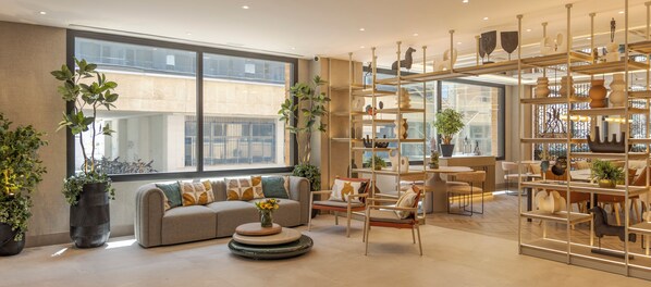 Sala de estar en el lobby