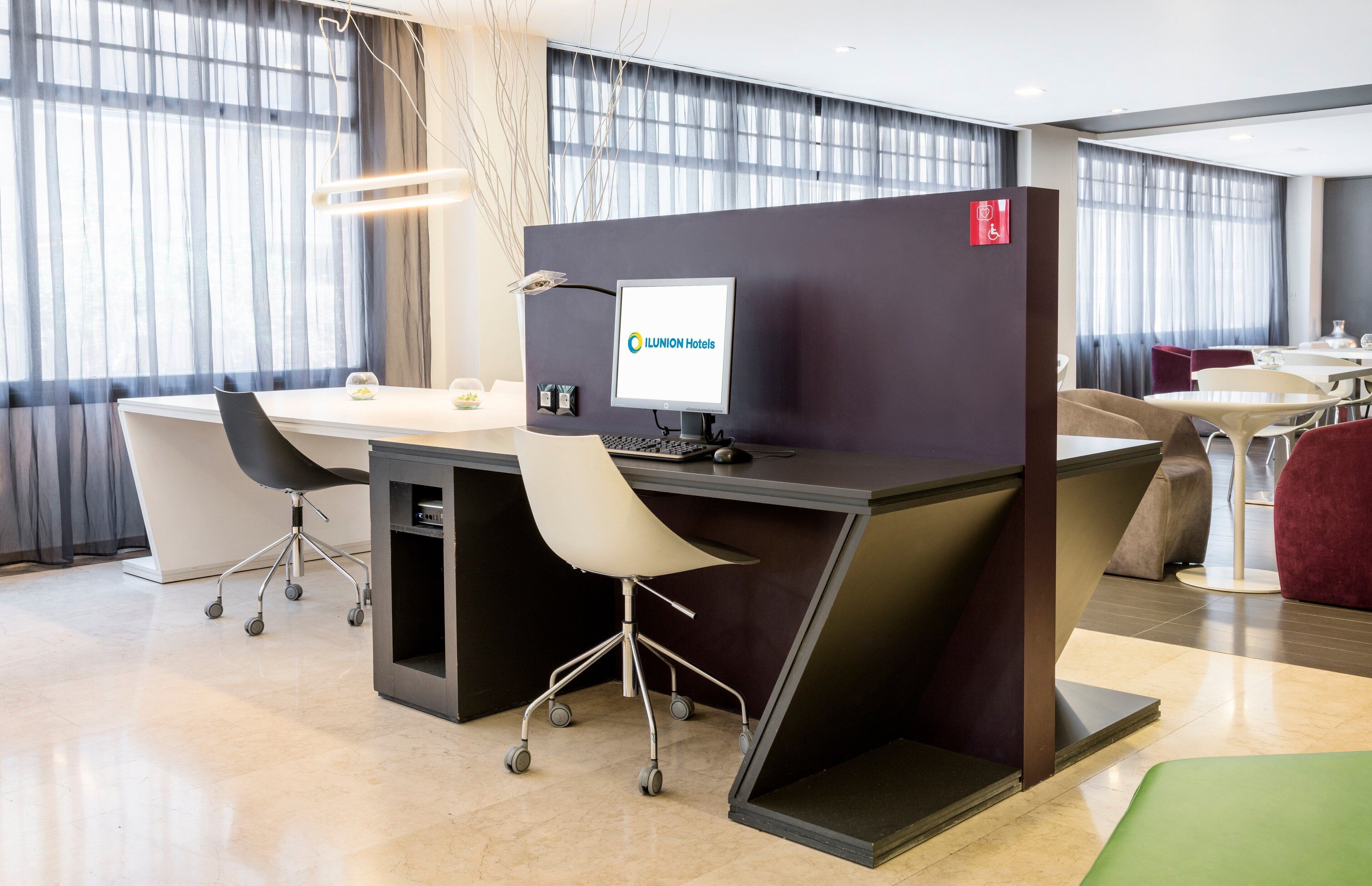 in-room business centre
