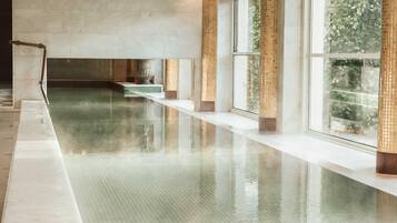 2 indoor pools, 2 outdoor pools