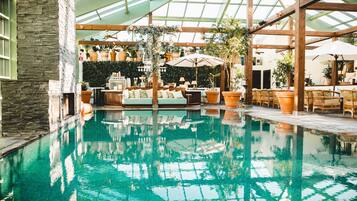 2 indoor pools, 2 outdoor pools