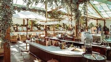 3 bars/lounges, poolside bar, beach bar