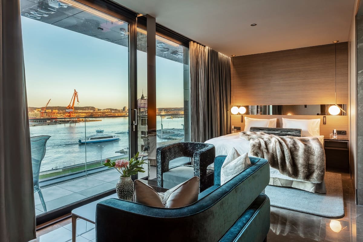 penthouse - min. age 25+ | 1 bedroom, egyptian cotton sheets, premium bedding, pillow-top beds