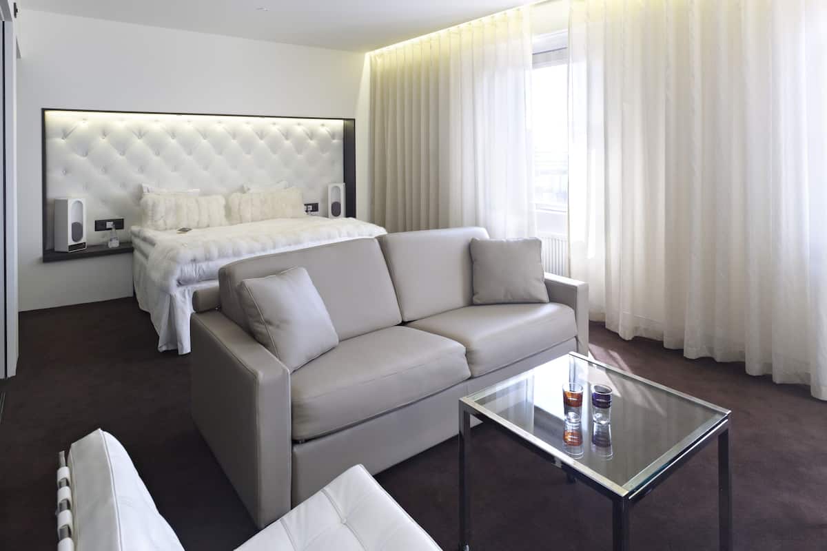 1 bedroom, Egyptian cotton sheets, premium bedding, pillow-top beds
