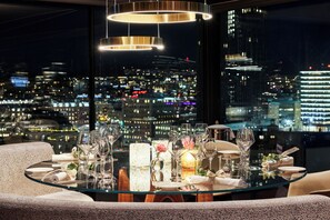 2 restaurants, breakfast, lunch, dinner served; international cuisine