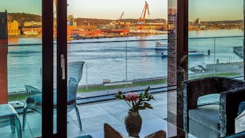 Penthouse - min. age 25+ | Vue sur lâeau