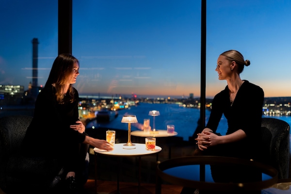 2 restaurants, spécialités Cuisine internationale