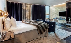 Deluxe Junior Suite | Egyptian cotton sheets, premium bedding, down comforters, minibar - Hotel Riverton (Gothenburg)