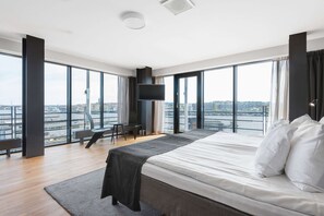 Desk, laptop workspace, cribs/infant beds, free WiFi