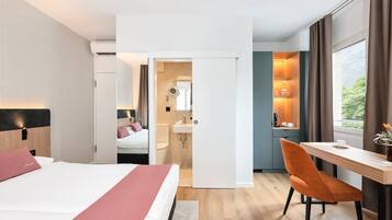 Standard Double or Twin Room | Minibar, in-room safe, desk, free WiFi