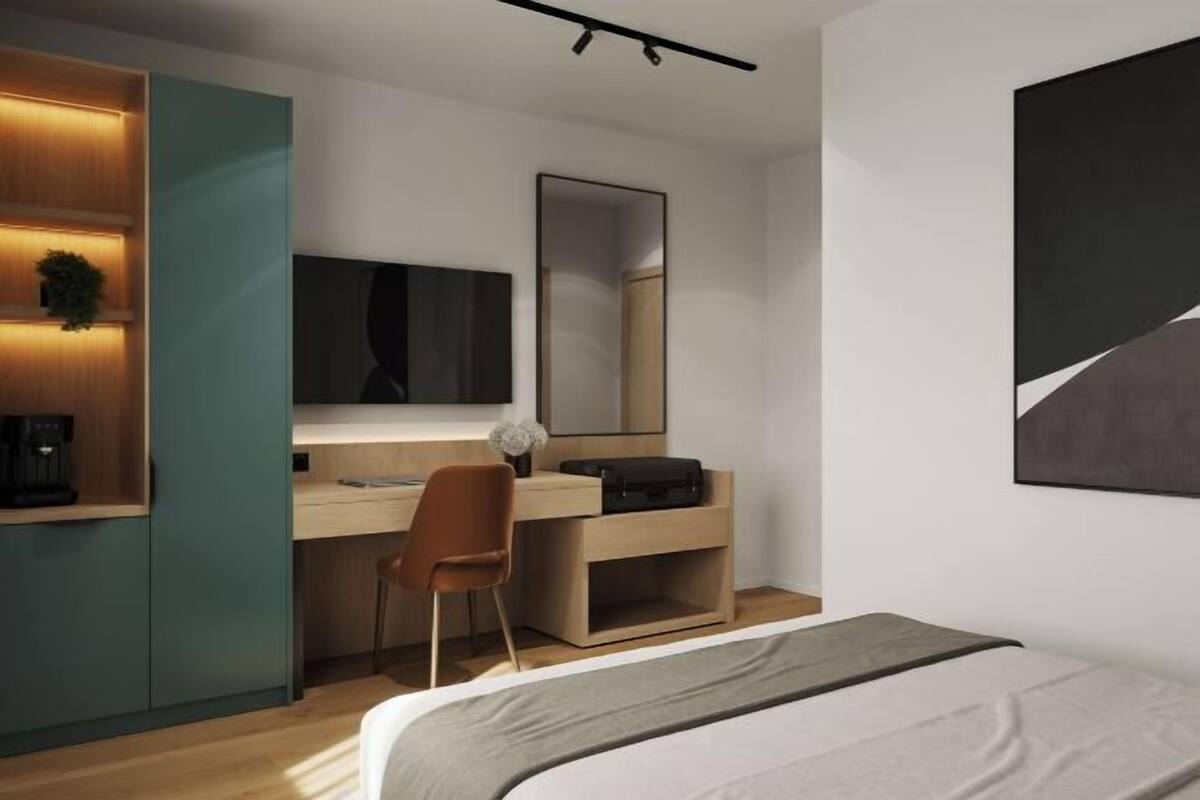 Minibar, in-room safe, desk, free WiFi