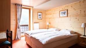 Comfort-Doppel- oder -Zweibettzimmer, eigenes Bad, Bergblick