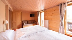 Premium bedding, in-room safe, desk, iron/ironing board - Hotel Suisse (Champery)
