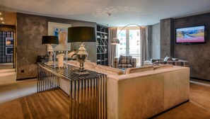 Una televisión de pantalla plana