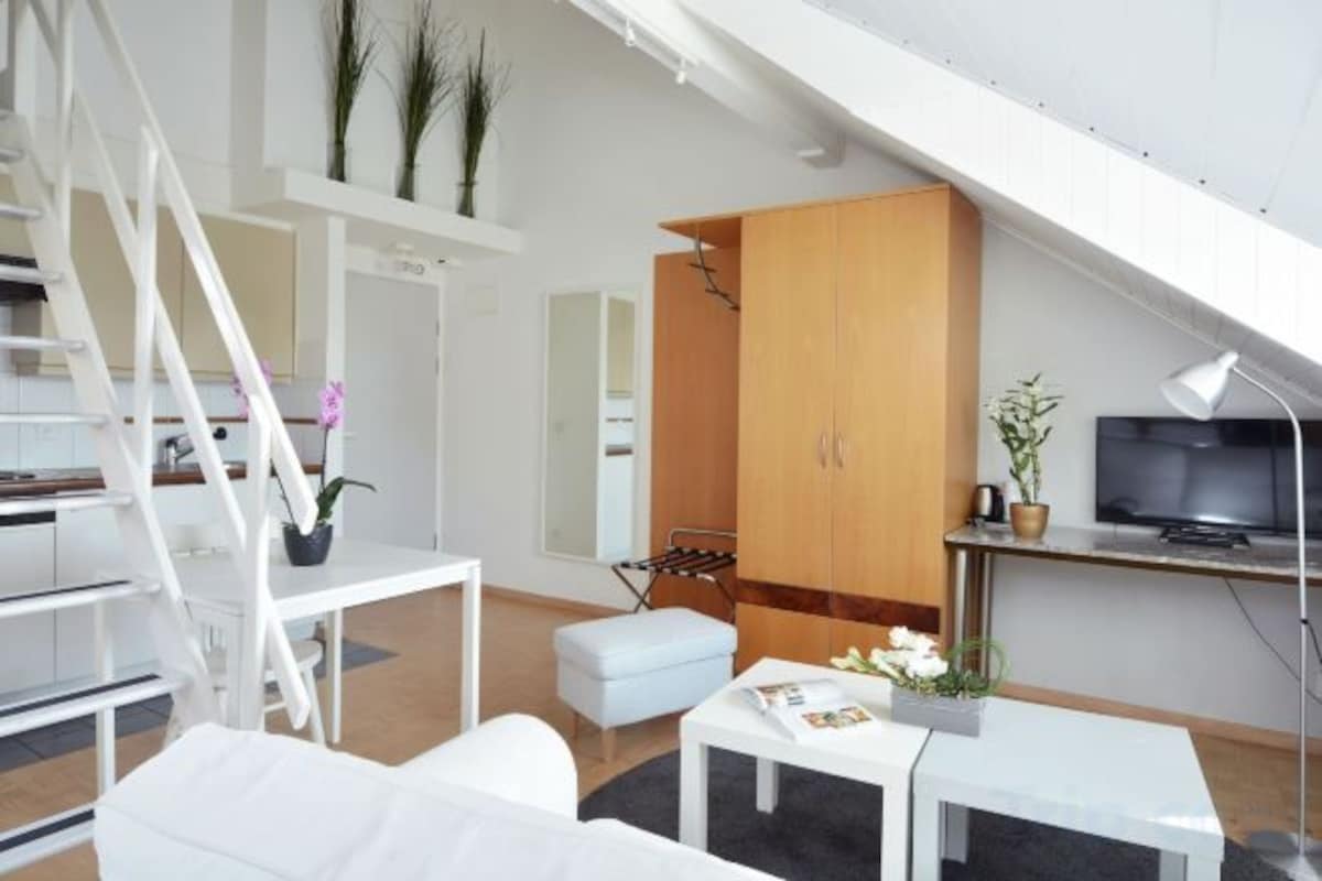 Living area | Flat-screen TV