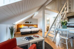 Junior Suite, Patio (Maisonette) | 1 bedroom, in-room safe, desk, laptop workspace
