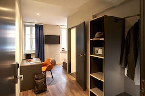 Minibar, in-room safe, individually decorated, desk