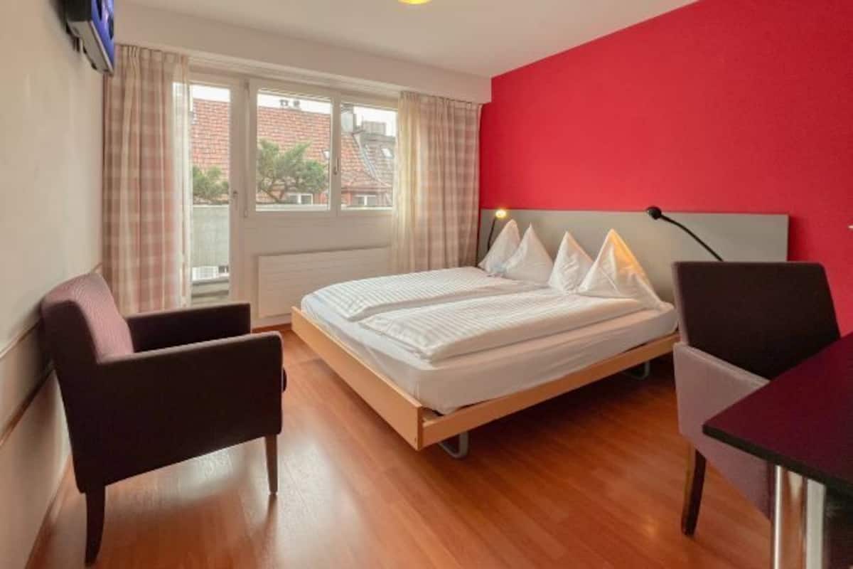 1 chambre, coffres-forts dans les chambres, décoration personnalisée