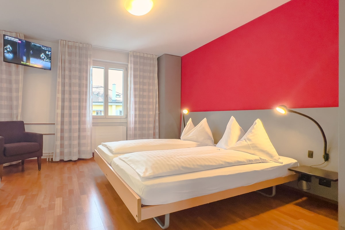 Zimmersafe, individuell dekoriert, individuell eingerichtet