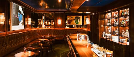 Bar lounge