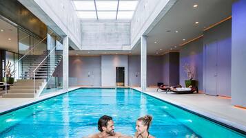 Una piscina techada