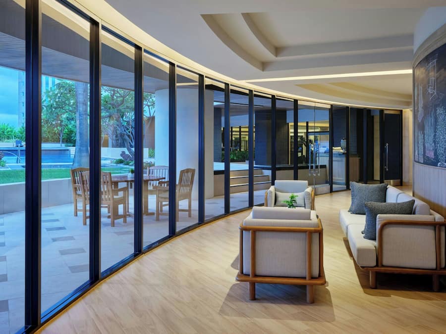 Couples treatment rooms, sauna, hot tub, steam room, body treatments