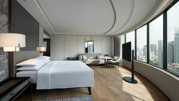 Executive Suite, 1 Bedroom, Non Smoking | Peralatan tempat tidur premium, tilam berlapik, bar mini