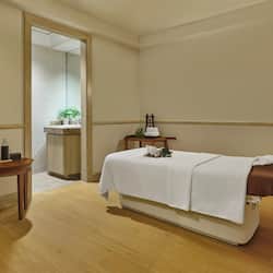 Couples treatment room(s), sauna, hot tub, steam room, body treatments