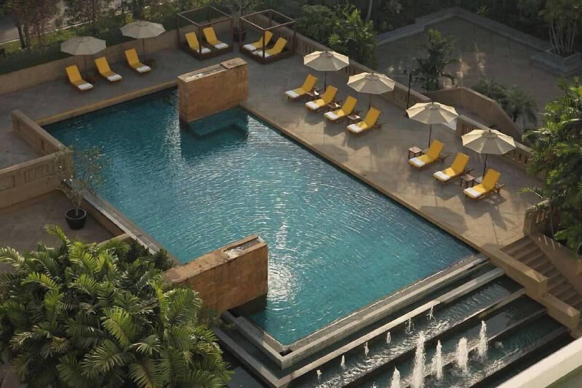 Pool | Outdoor pool, sun loungers