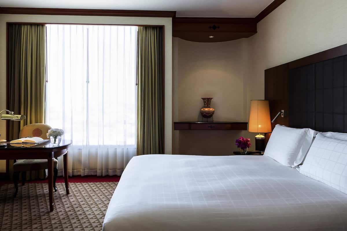 Superior Room, 1 King Bed