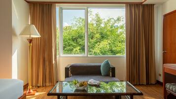 ห้องจูเนียร์สวีท, เตียงคิงไซส์ 1 เตียง | มินิบาร์, ตู้นิรภัยในห้องพัก, โต๊ะทำงาน, เปล/เตียงเด็กอ่อน (ฟรี)