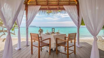 2 restoran, melayani sarapan, makan siang; sajian masakan internasional