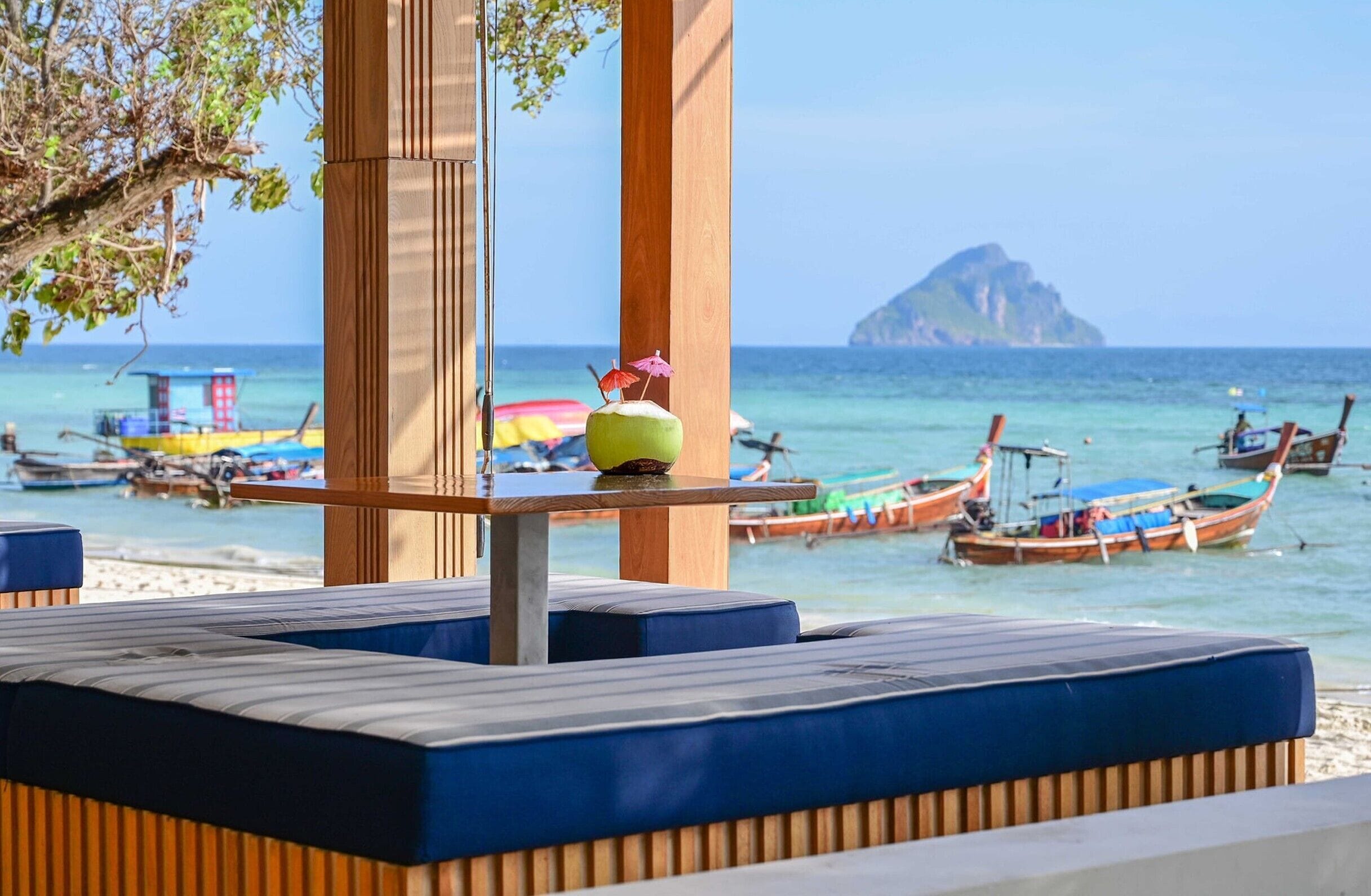 2 bares o lounges 