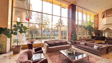 Coin salon dans le hall