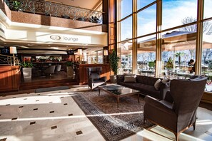 Lobby-Lounge